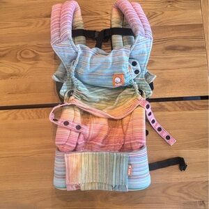 Tula Explore Signature Carrier